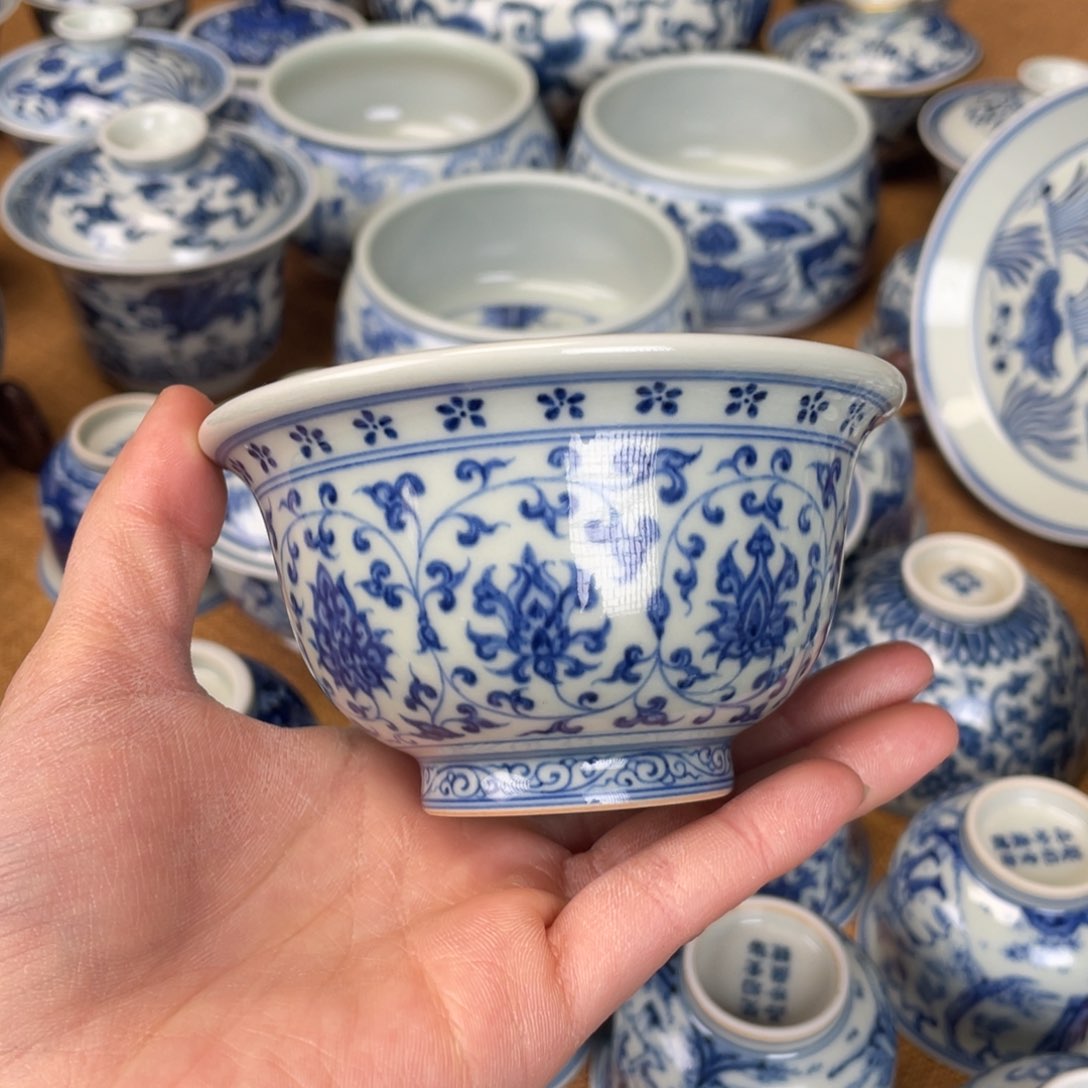 景德镇手工陶瓷狮子压手杯