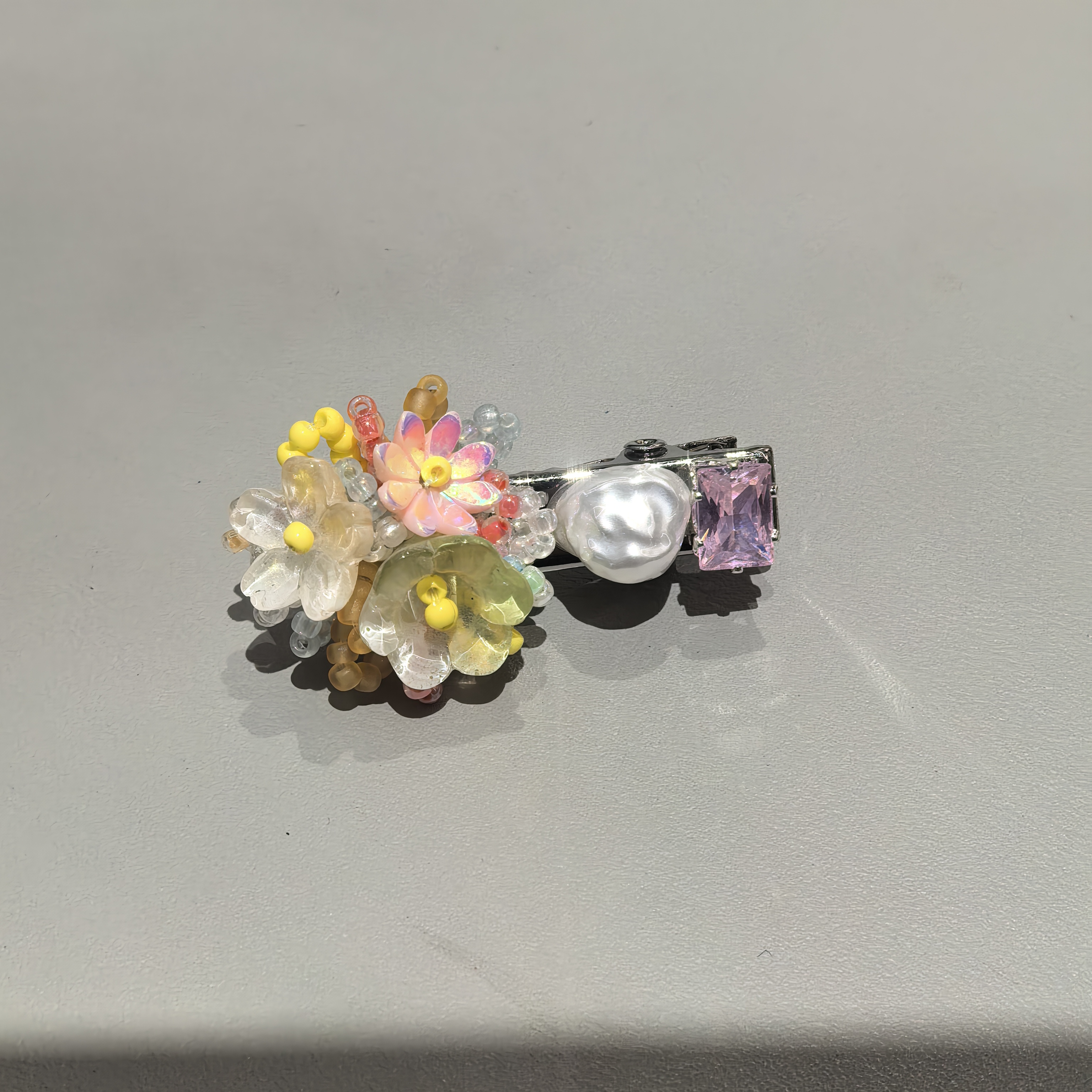 C440粉绿色花朵闪闪边夹