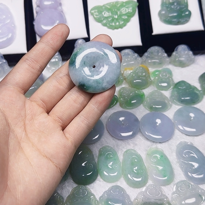 翡翠未镶嵌颈饰发错