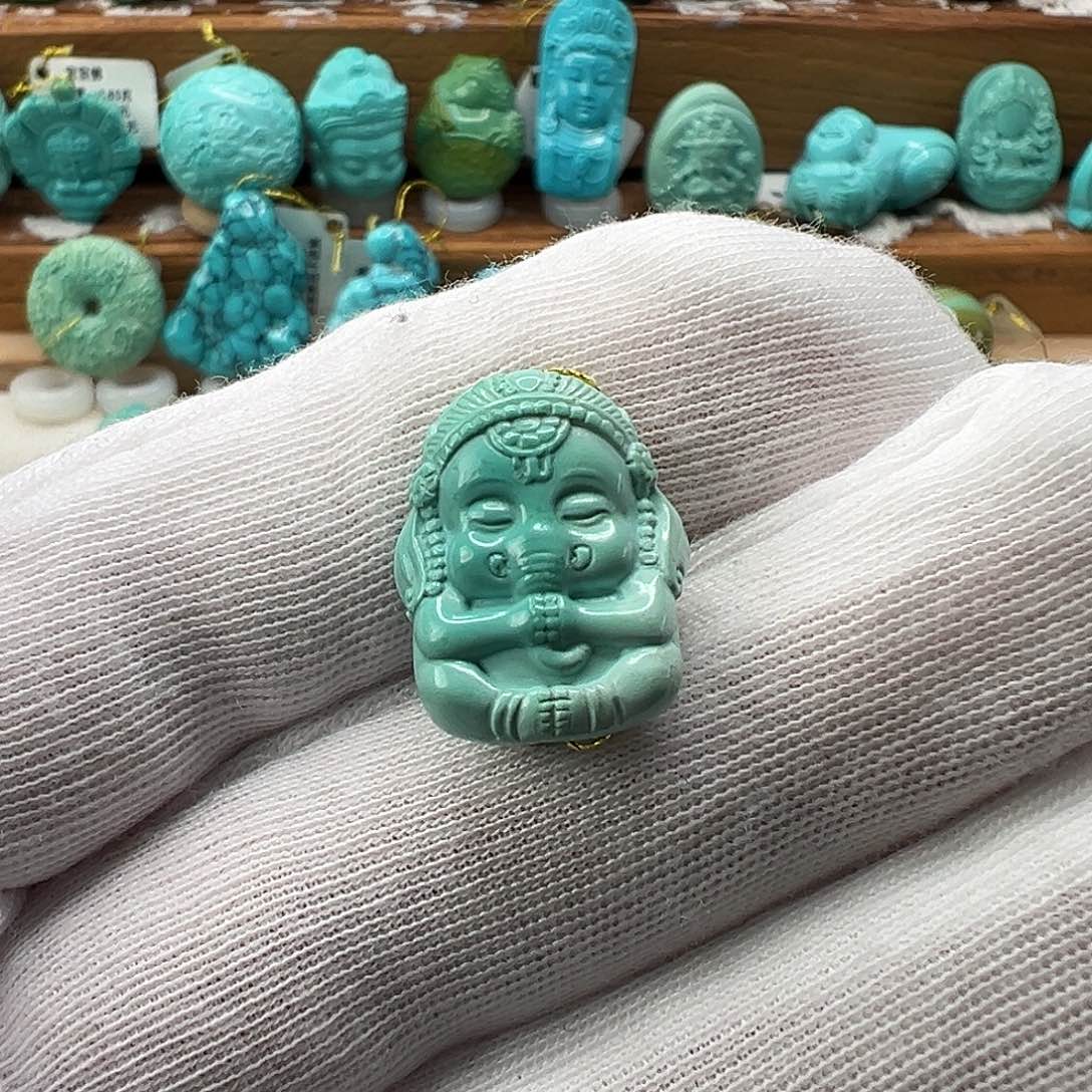 绿松石配饰未镶嵌