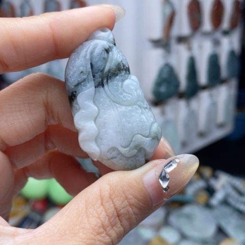 翡翠颈饰未镶嵌翡翠