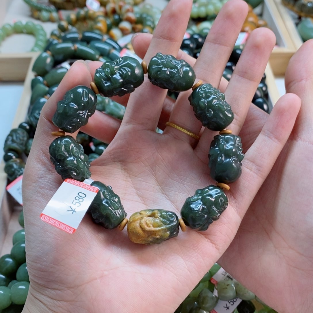 透闪石质玉手串未镶嵌