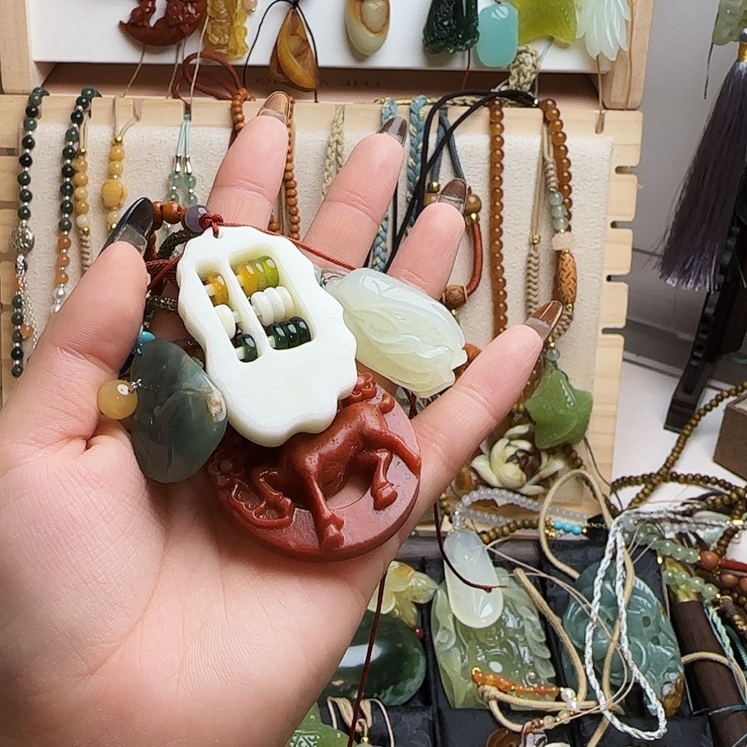 逆***北蛇纹石玉合金颈饰