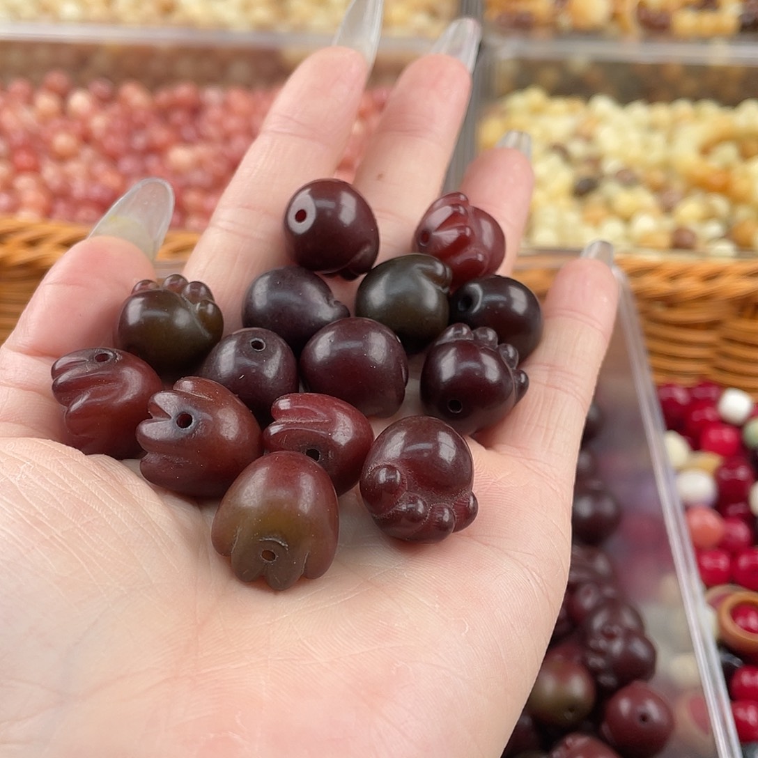 白玉菩提吊坠z微瑕17mm/15+2颗