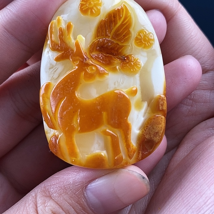 蜜蜡未镶嵌珠宝奇石