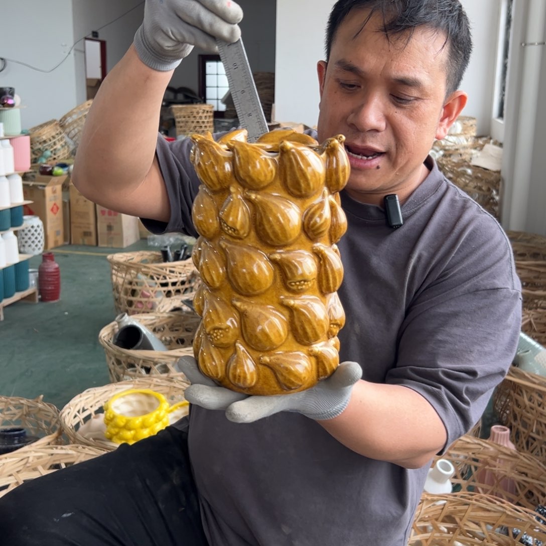 摆件76 号高中温工艺瓶（部分微瑕）