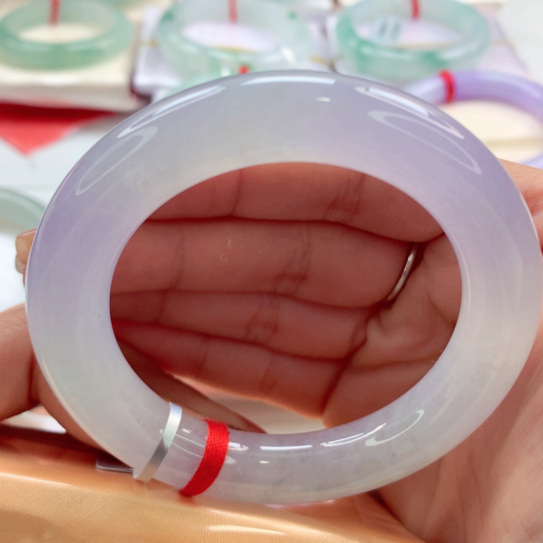 翡翠手镯（圆镯）未镶嵌师妹六位数品质冰胶紫色