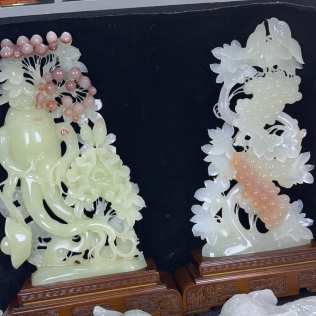 一对摆件，人参和葡萄共计4000元