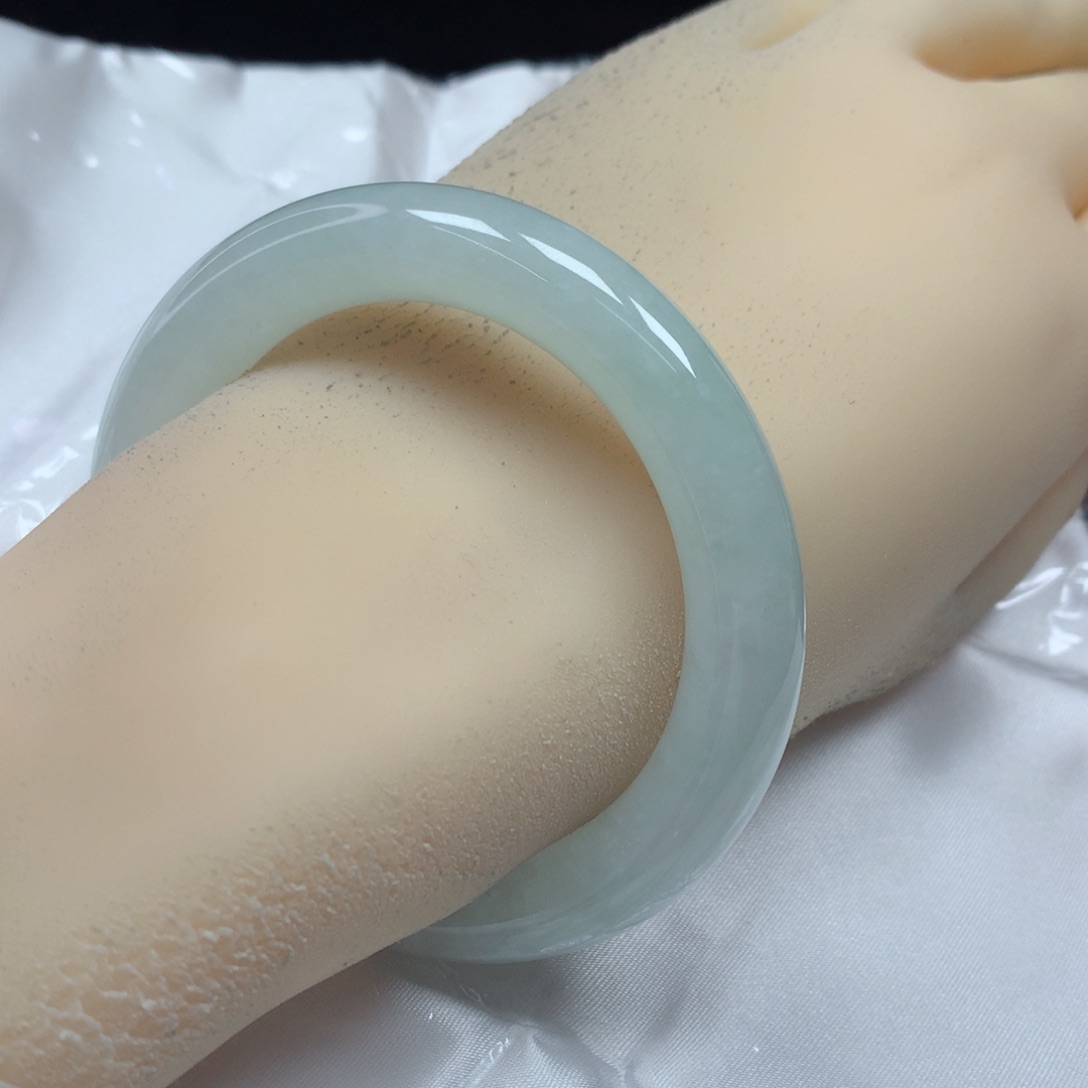 翡翠手镯（圆镯）未镶嵌52