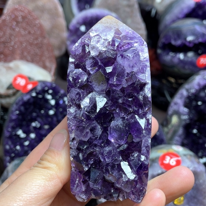 水晶摆件未镶嵌捡漏