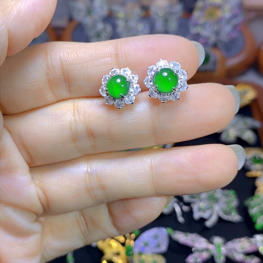 翡翠颈饰银S925镶嵌天然翡翠