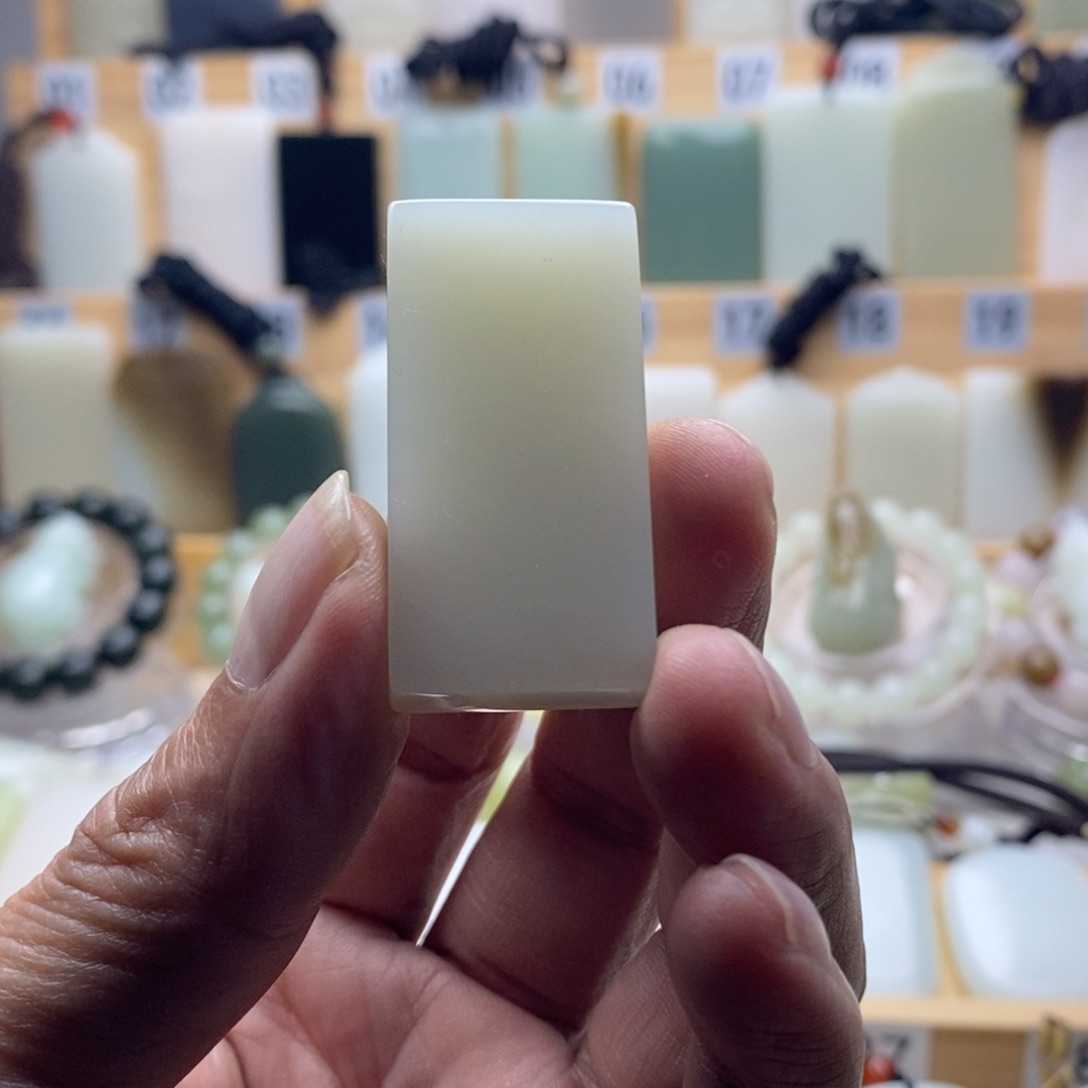 未镶嵌和田玉挂件