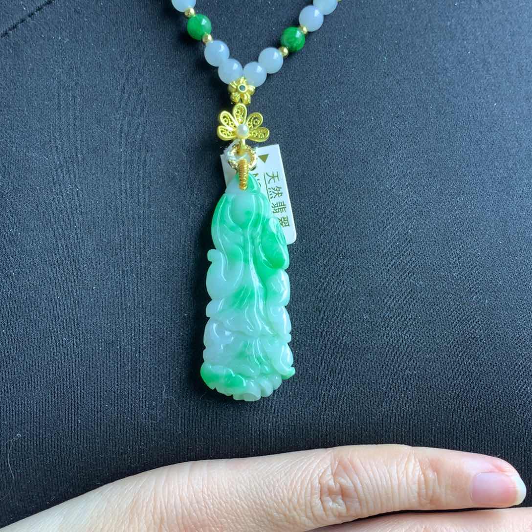 翡翠颈饰未镶嵌翡翠