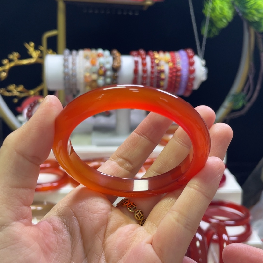 玛瑙/玉髓手镯未镶嵌捣**?