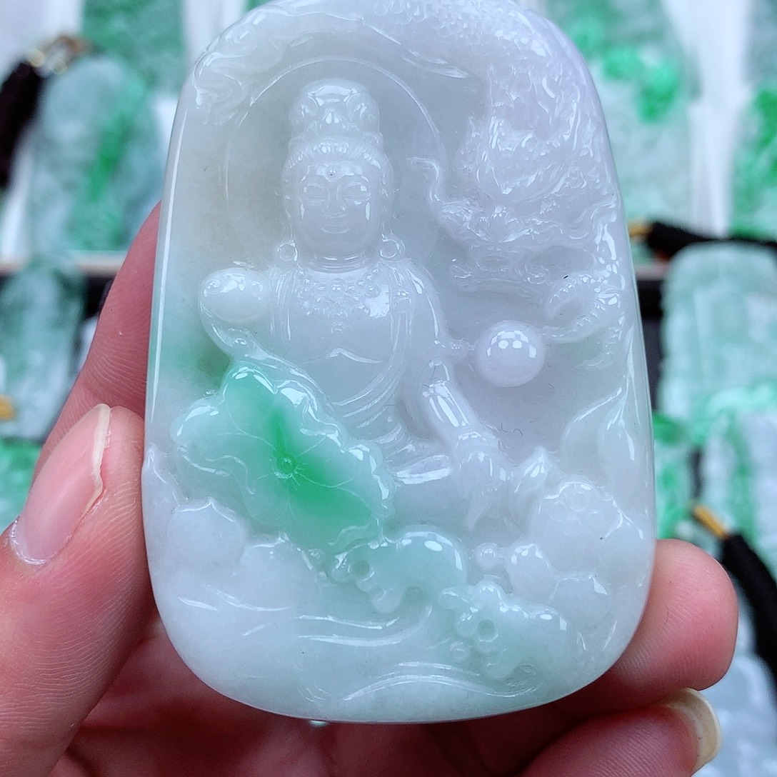 翡翠颈饰未镶嵌翡翠吊坠