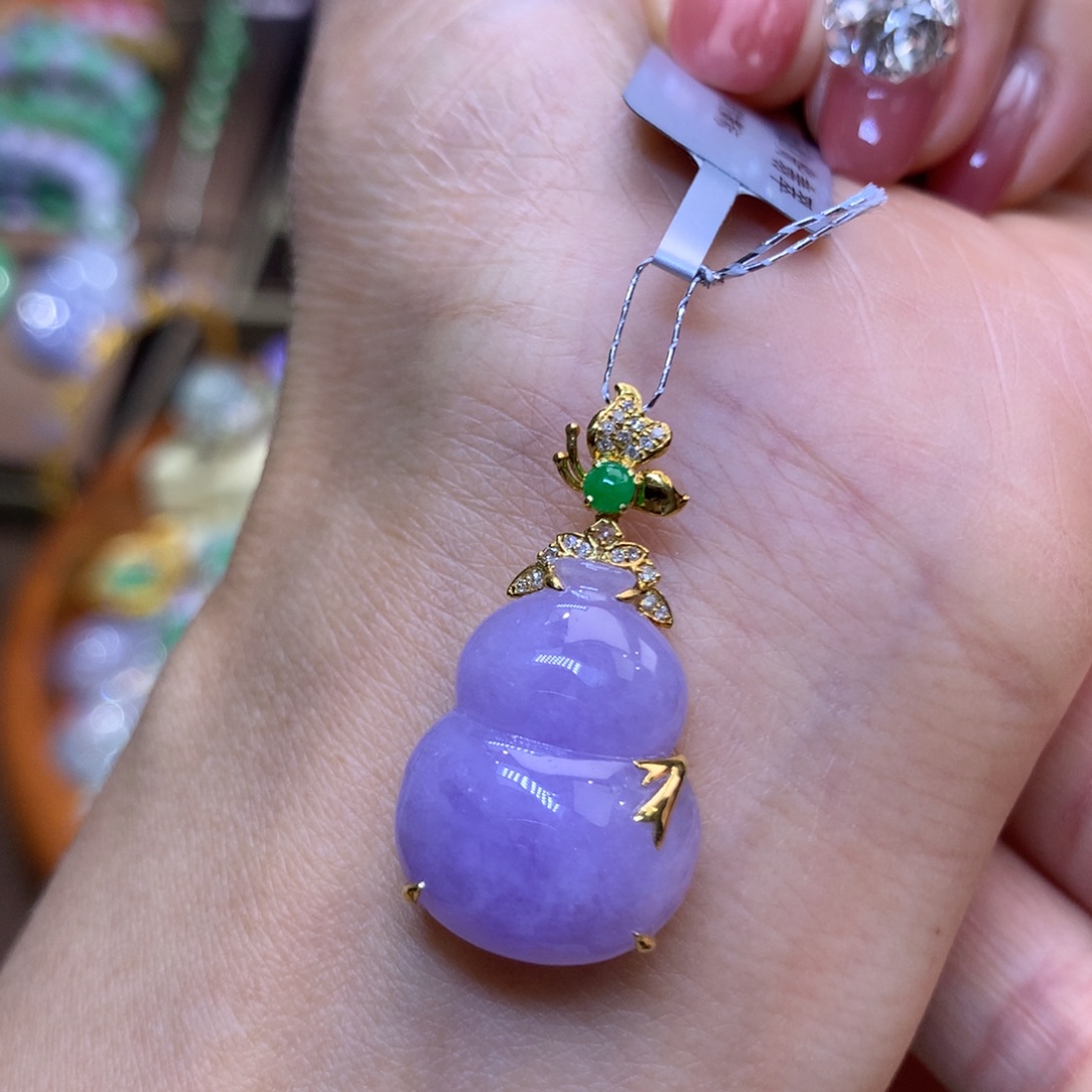 翡翠18K金镶嵌颈饰翡翠