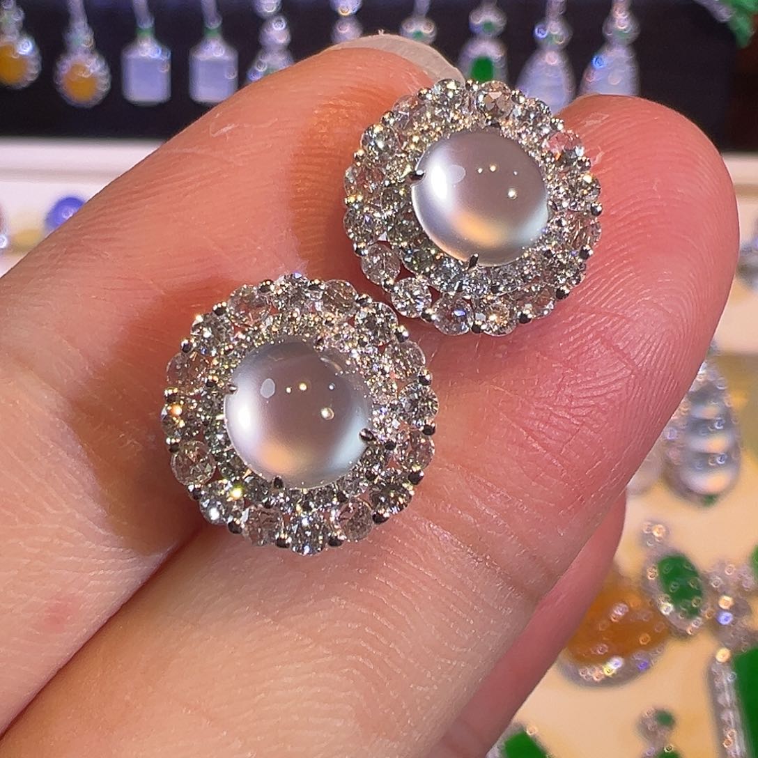 翡翠耳饰18K金镶嵌玻璃种蛋面