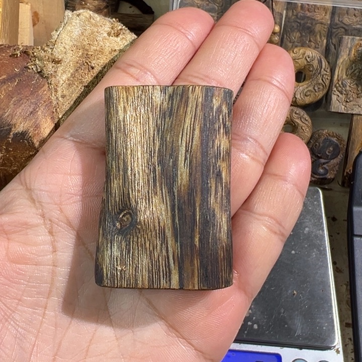 沉香吊坠棋楠沉香虎斑棋吊坠10.8克