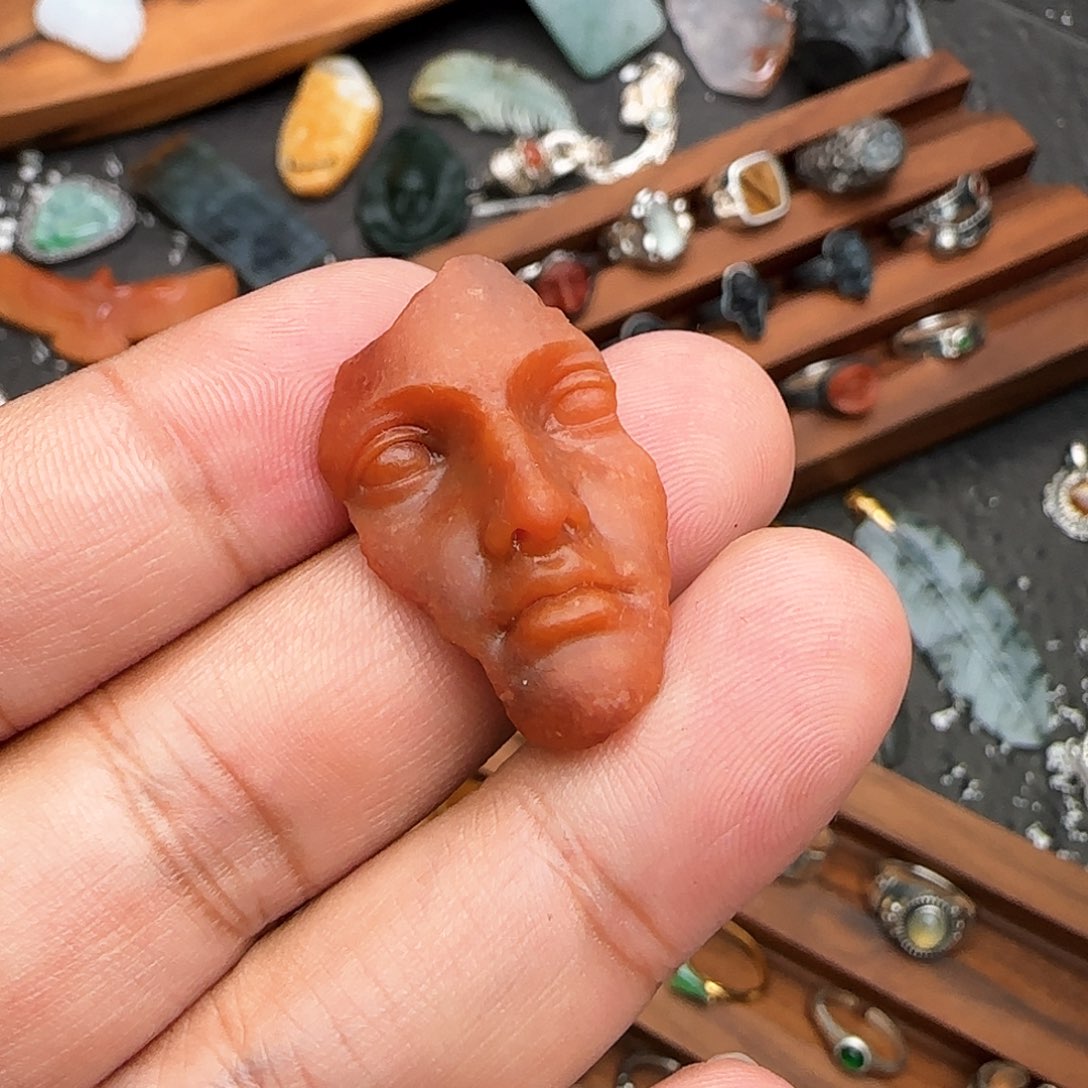 翡翠颈饰未镶嵌j***r大卫