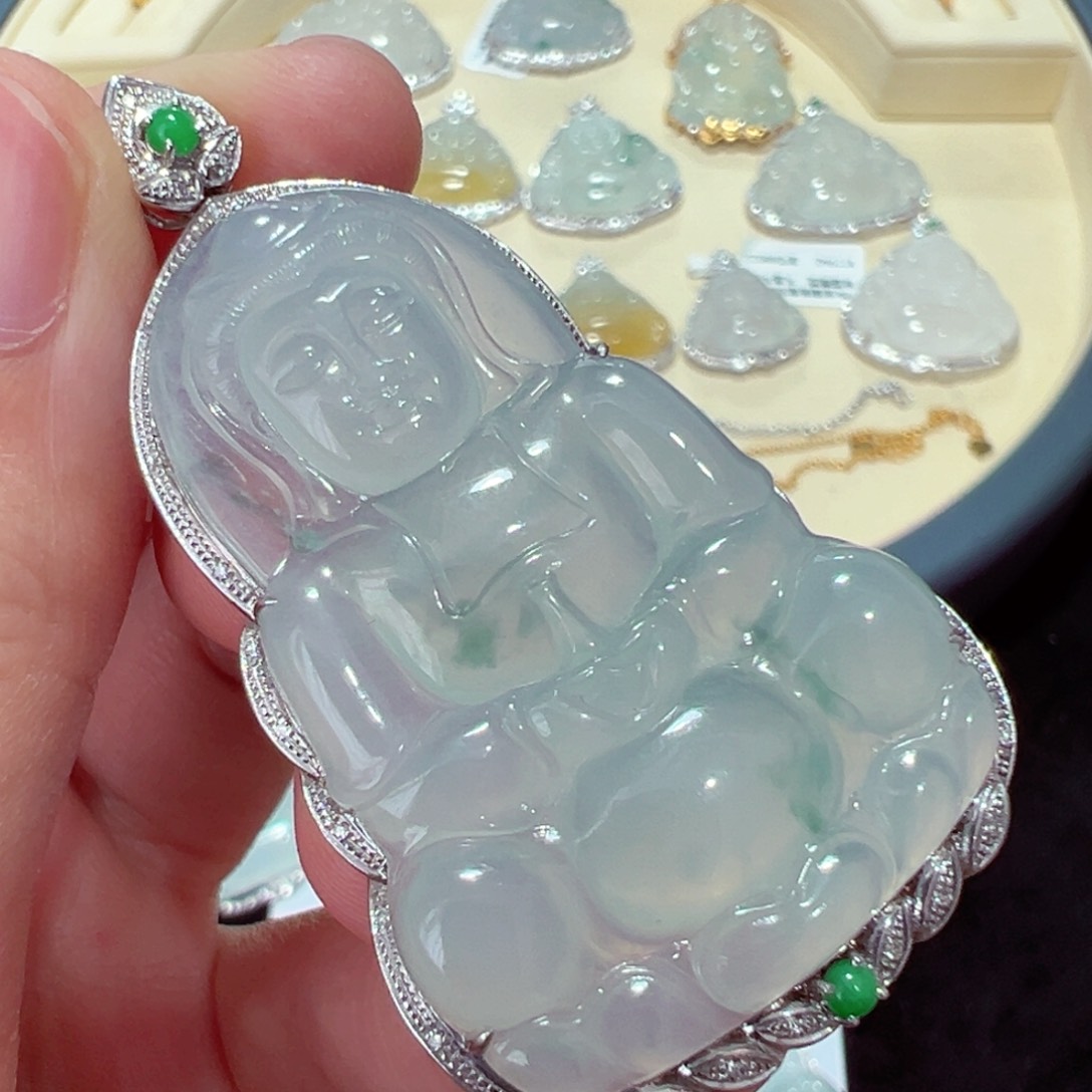 翡翠18K金镶嵌颈饰吊坠