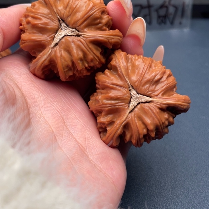 安***文玩核桃吊坠白狮子