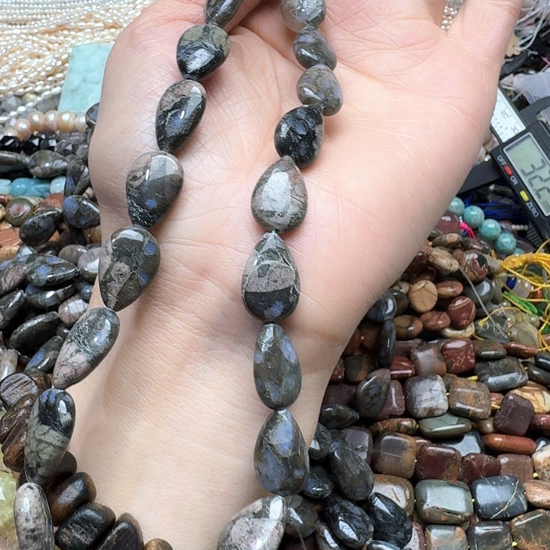 玛瑙/玉髓未镶嵌珠宝半成品一条12x18m蓝欧泊水滴