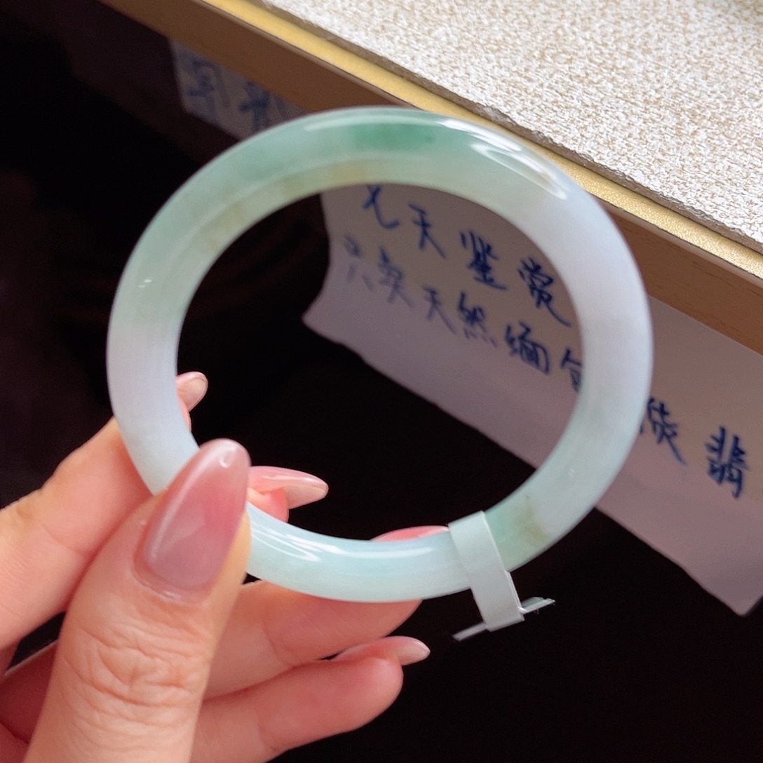 翡翠未镶嵌手镯手镯