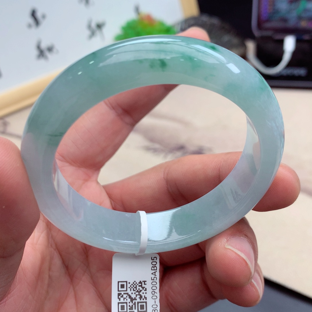 翡翠手镯未镶嵌缅甸翡翠