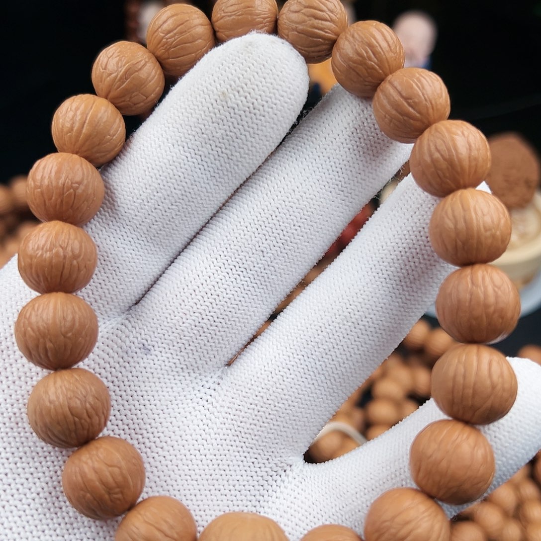 在***…手串猴头核桃聚宝盆