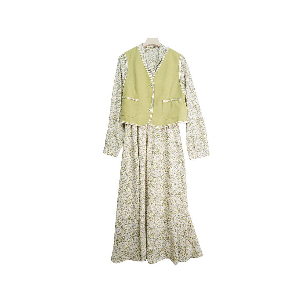 E8826【新款】时尚气质洋气绿色马甲碎花连衣裙两件套