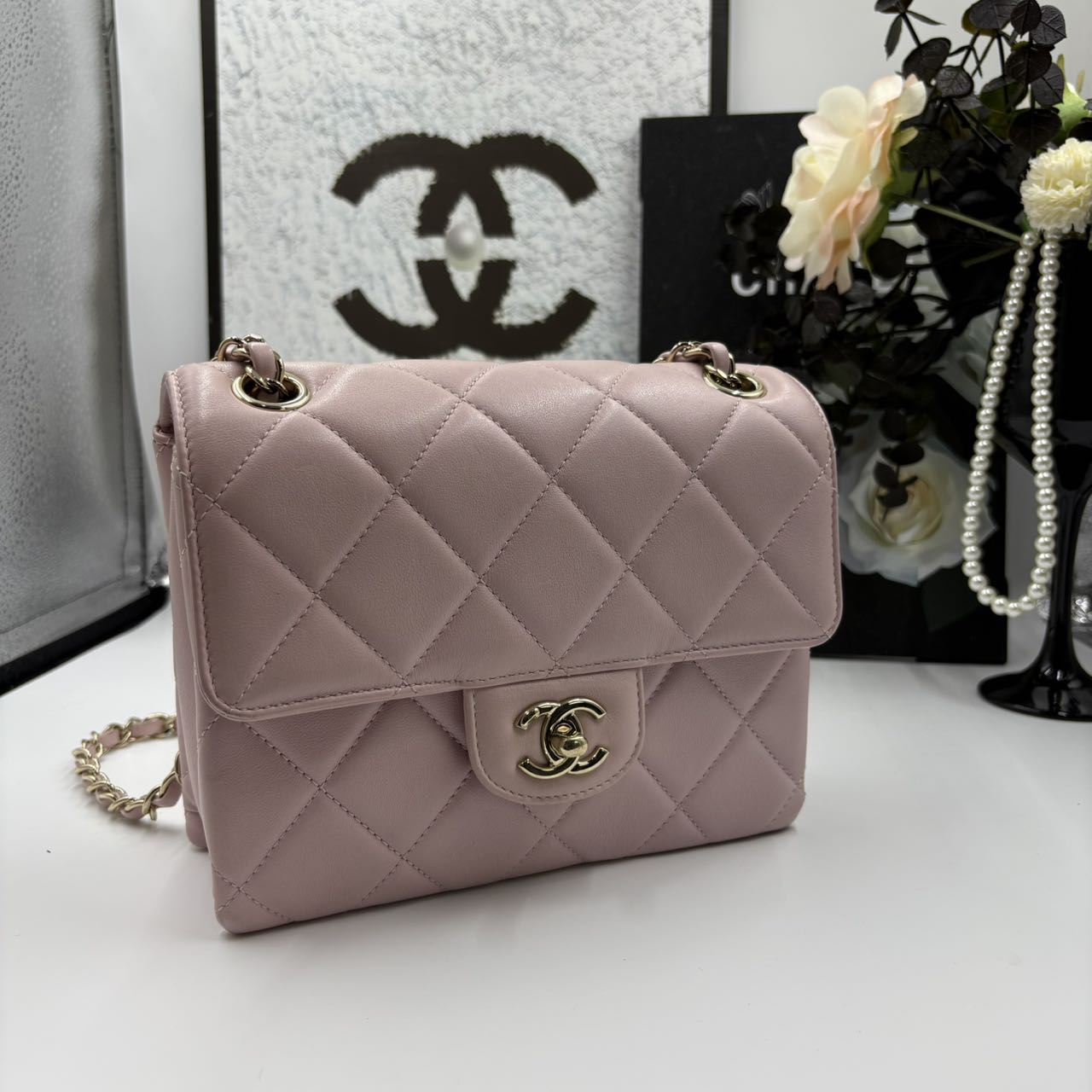 99新 Chanel/香奈儿 林纳奢品/粉色链条口盖羊皮斜跨单肩包