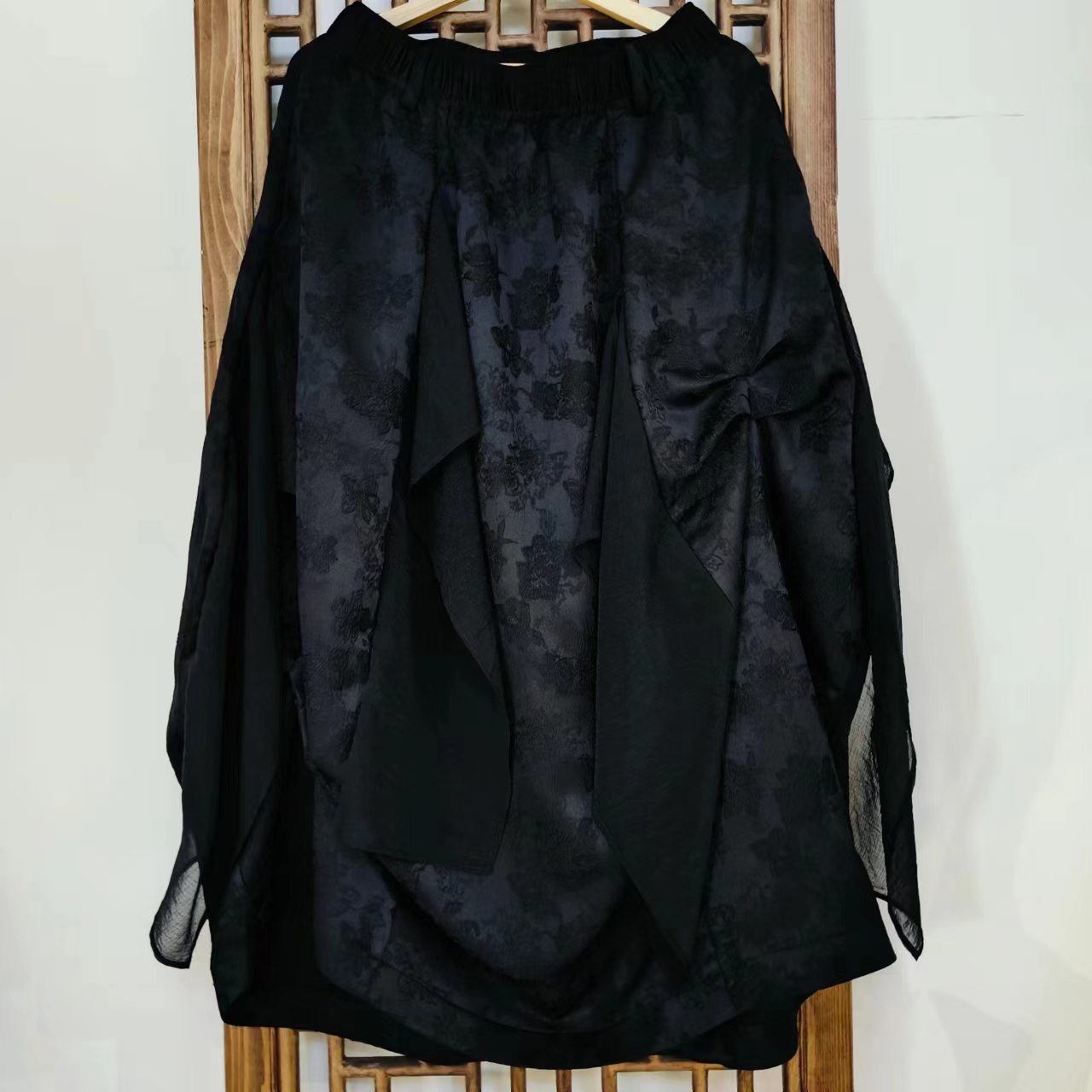 凤徕兮私人定制黑色提花加纱花苞裙 LK112