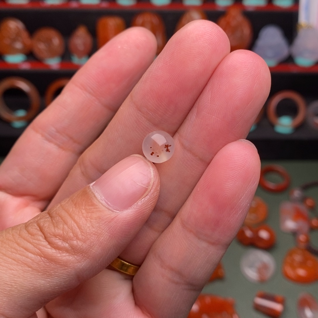 南红玛瑙颈饰未镶嵌不***路