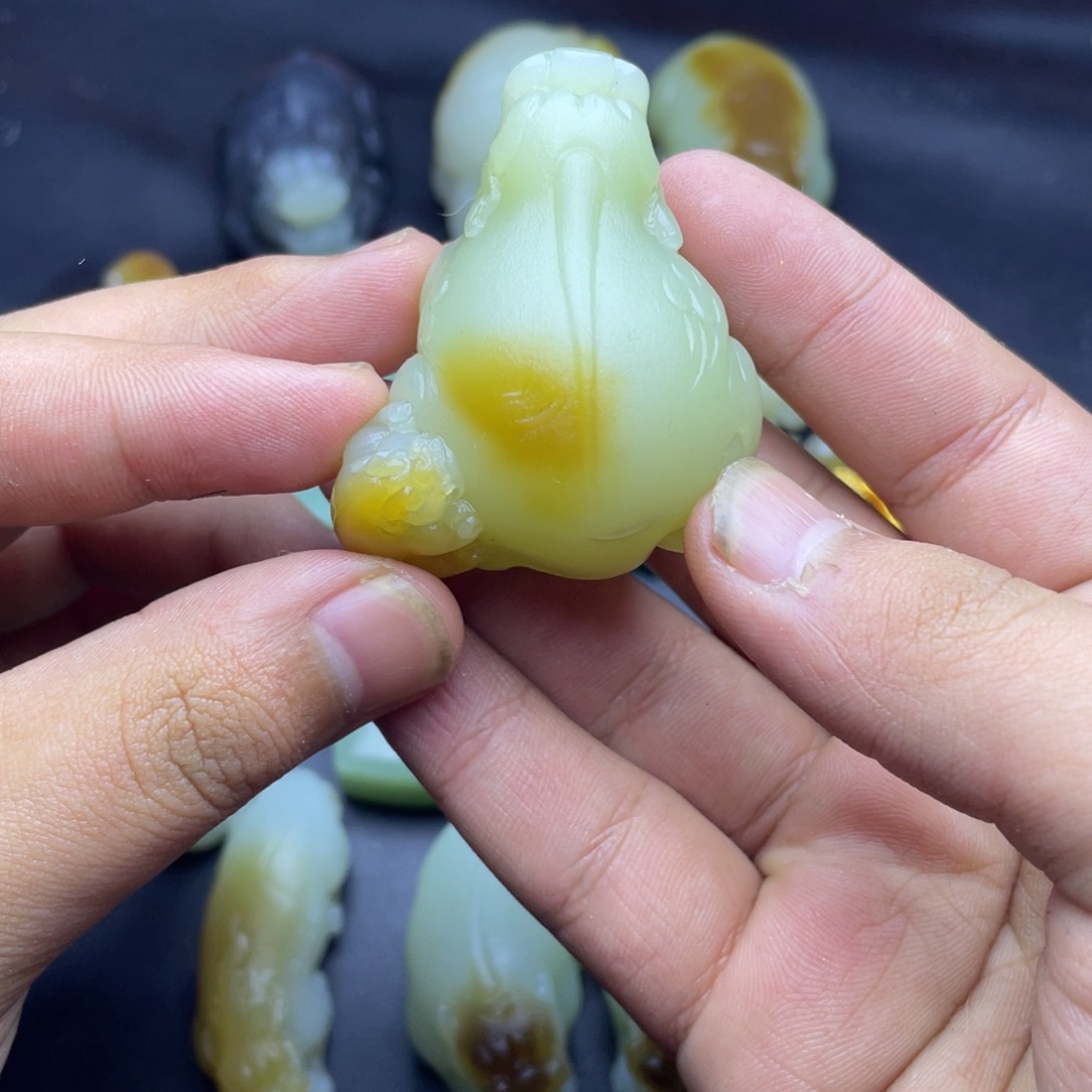 和田玉（糖玉）未镶嵌颈饰