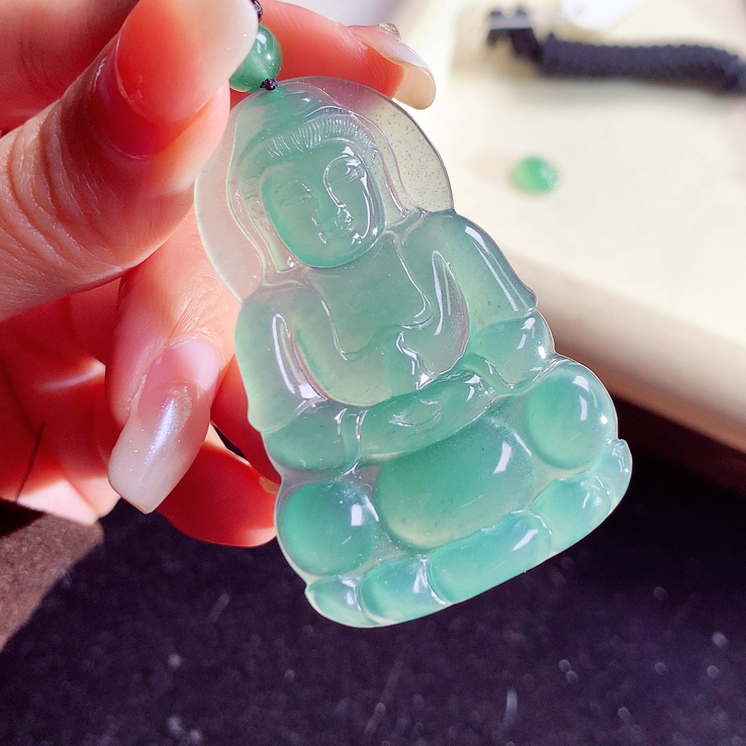 颈饰未镶嵌翡翠天然