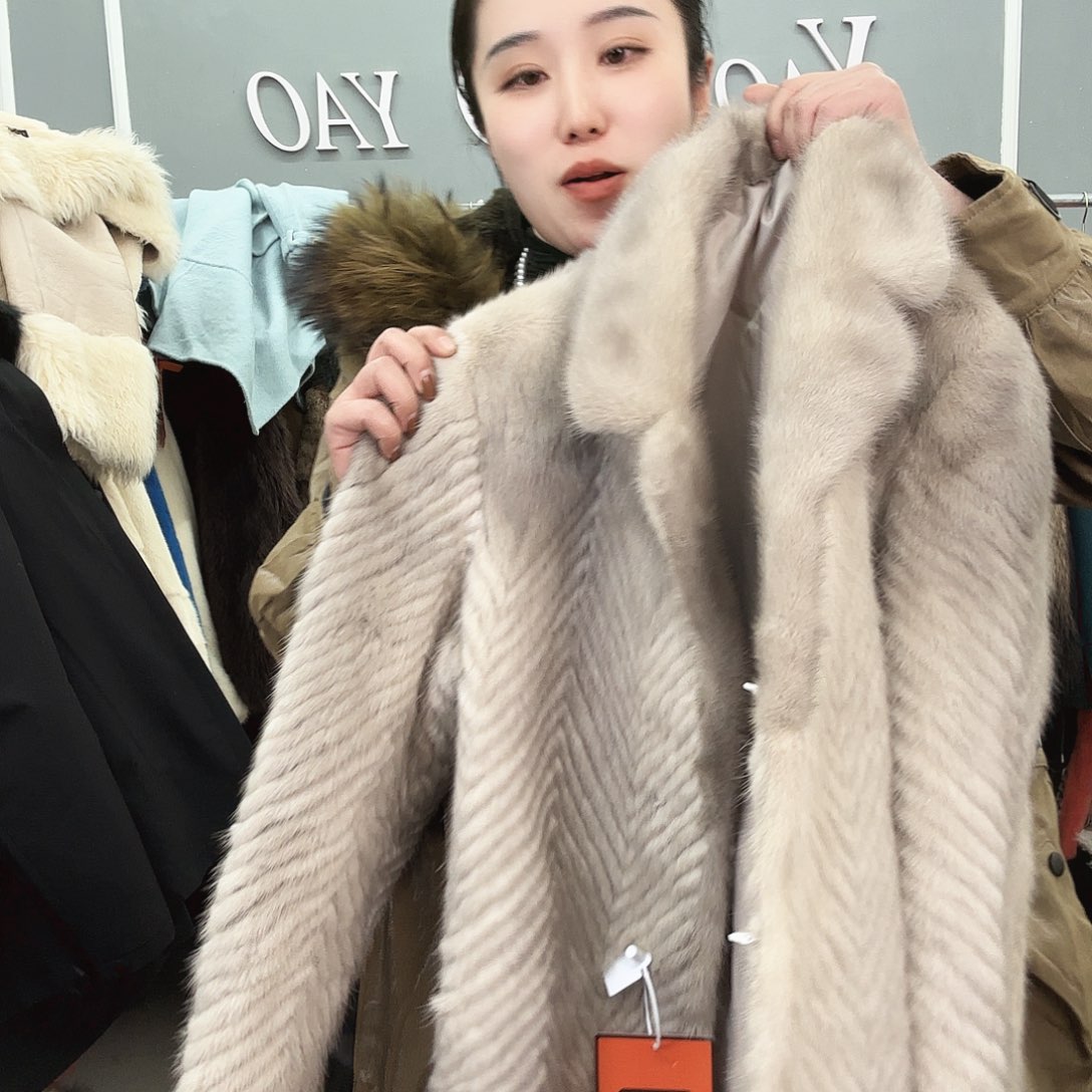 姚小妖家高端皮草姚小妖家高端皮草