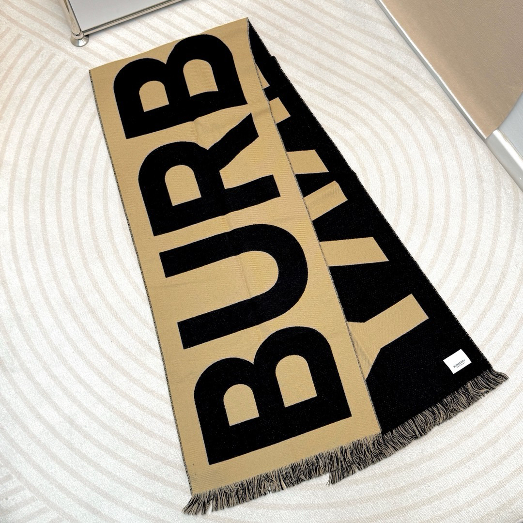 95新 BURBERRY/博柏利 黑拼卡其色 羊毛 字母围巾/676768724