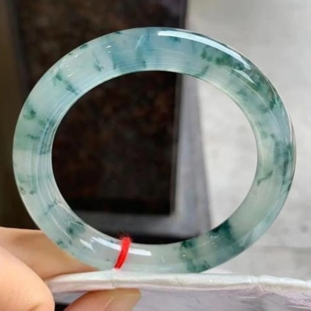 飘花高冰玉手镯浅绿平安镯适合送礼