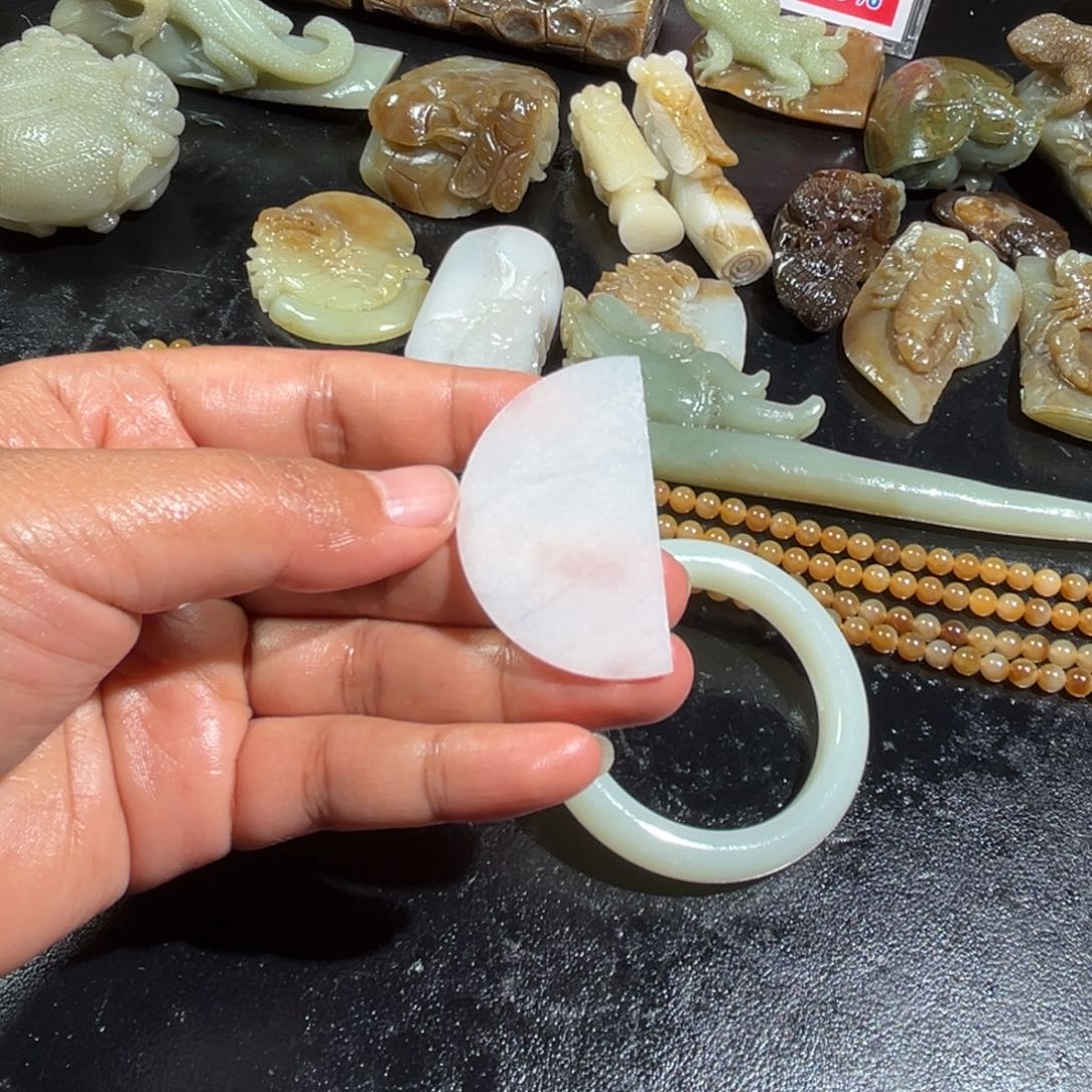 和田玉吊坠未镶嵌维****斯