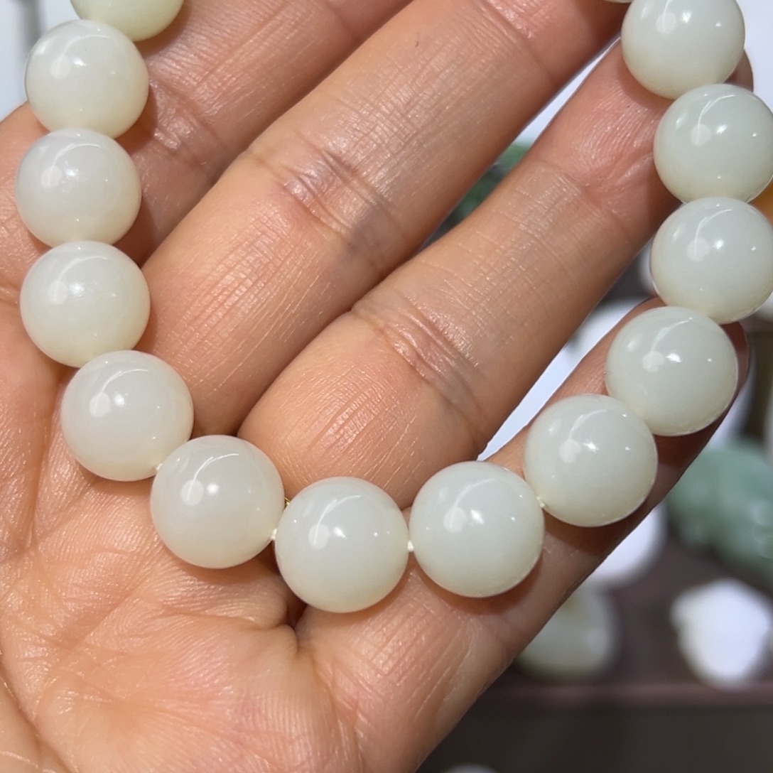 和田玉手链未镶嵌悄****疾