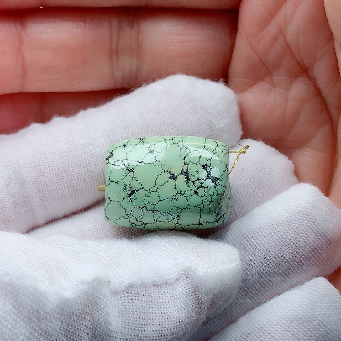 绿松石颈饰未镶嵌