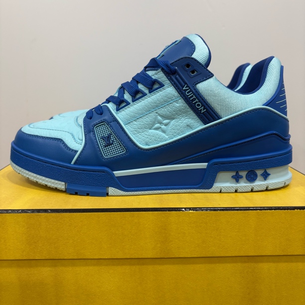未使用 LouisVuitton/路易威登 41.5码 trainer 蓝色浮雕运动板鞋