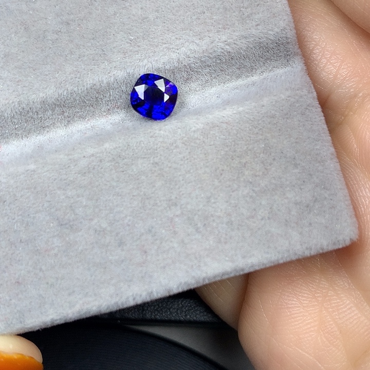 蓝宝石裸石1.27ct无烧皇家蓝蓝宝石吉尔德