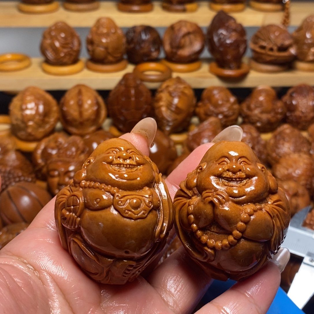 【闪购商品】橄榄核把件：****?瑞兽米勒