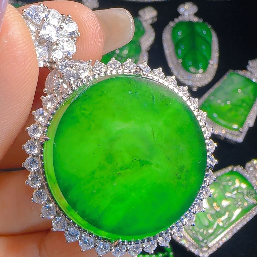 翡翠吊坠(赠链)银S925镶嵌