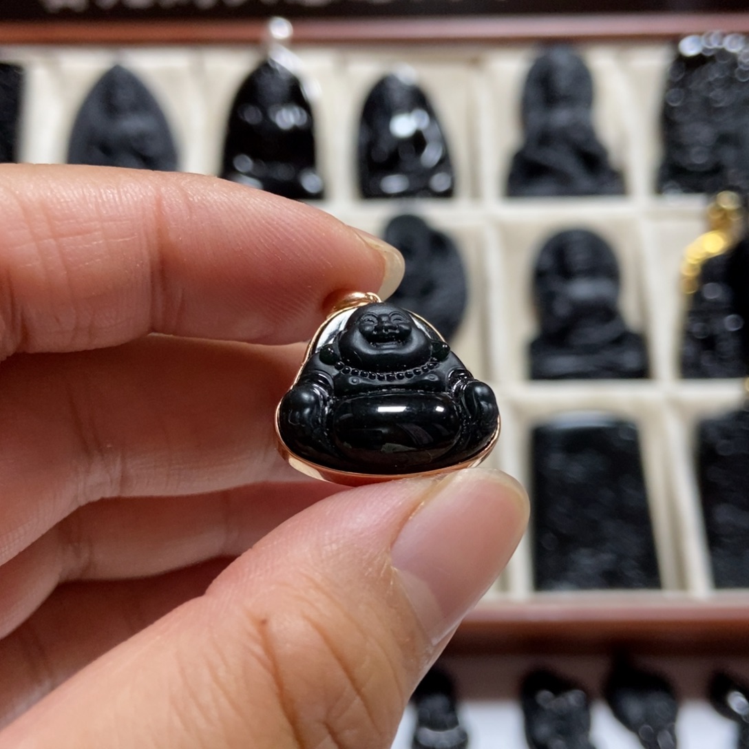 翡翠18K金镶嵌颈饰佛公