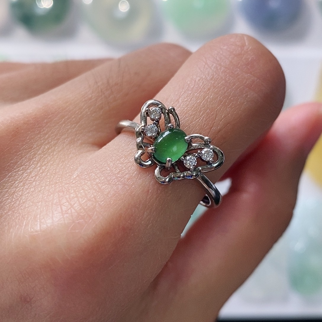 颈饰未镶嵌翡翠-