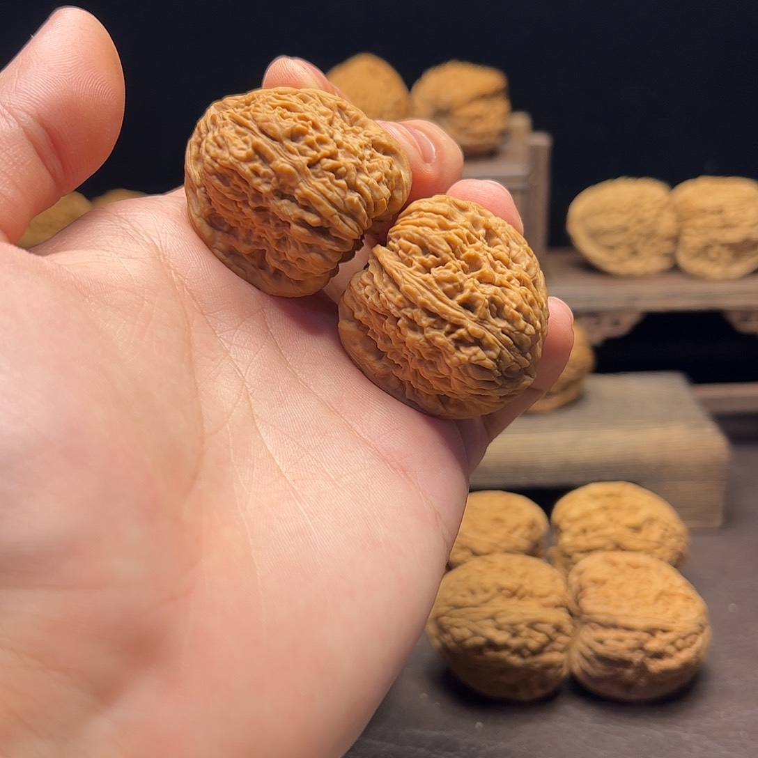 文玩核桃把件37拉丝妖刀有黄丝