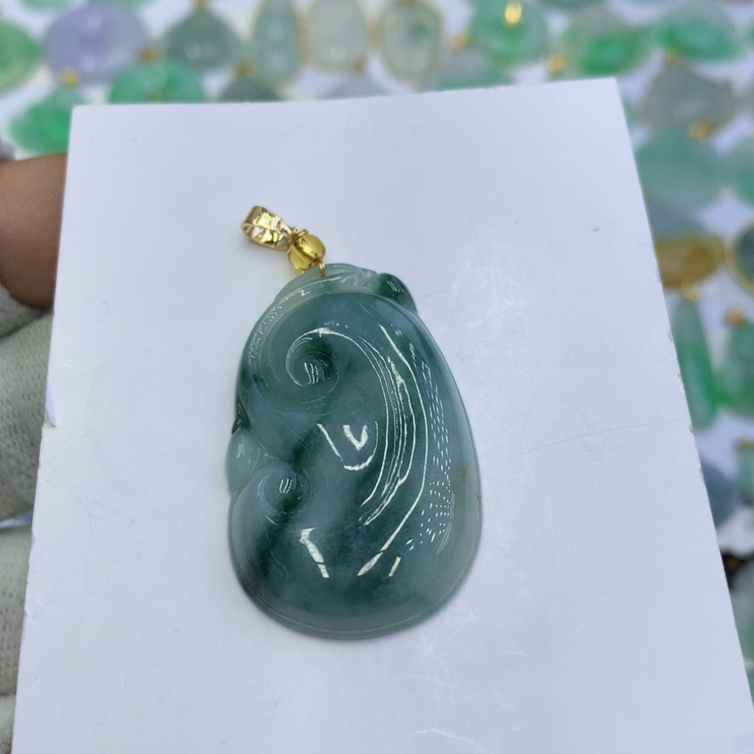 翡翠颈饰未镶嵌翡翠