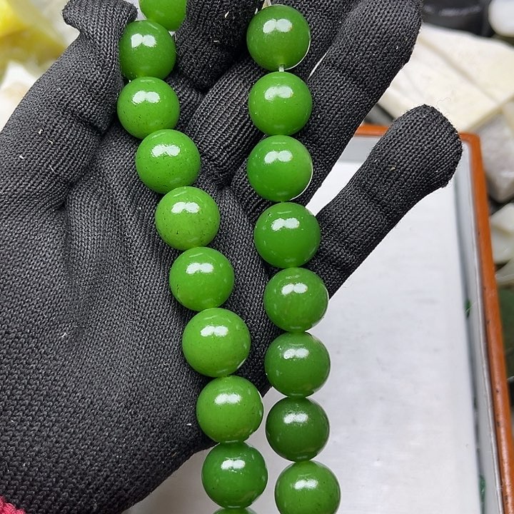 未镶嵌和田玉（翠青玉）珠宝奇石